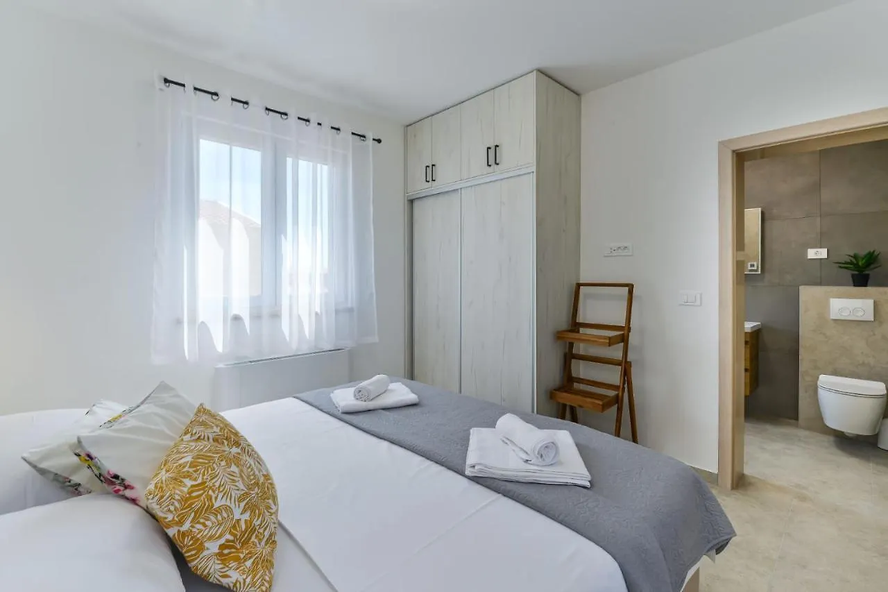 Luxury Villa With Pool,Jacuzzi And Sauna03 - By Ta Leut Agency Privlaka  0*, Privlaka (Zadar) Croatia
